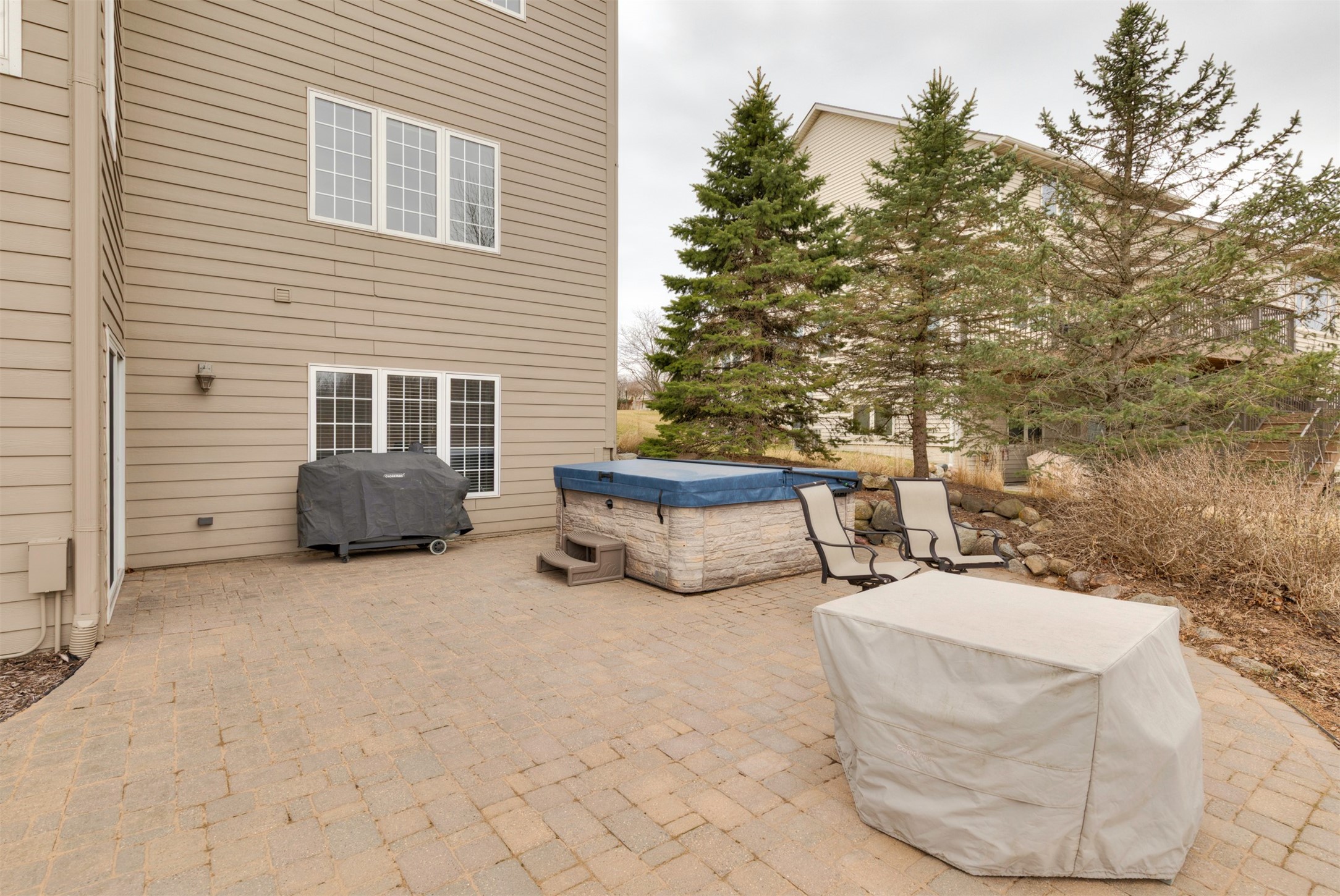 15305 Oakwood Drive, Urbandale, Iowa image 33