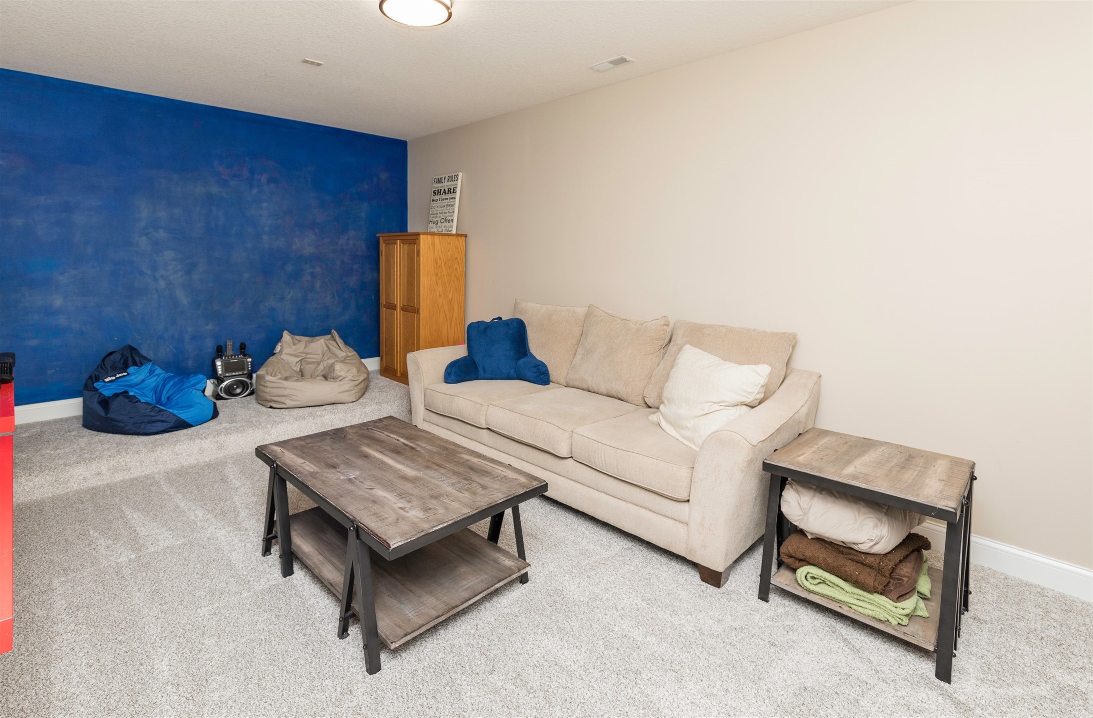 15305 Oakwood Drive, Urbandale, Iowa image 29