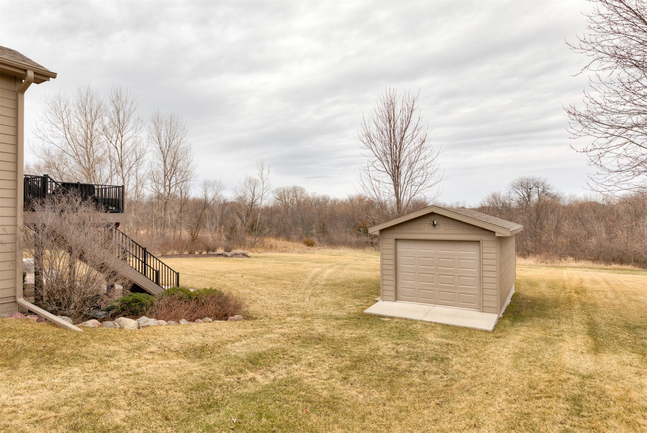 15305 Oakwood Drive, Urbandale, Iowa image 35