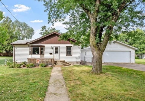 Homes For Sale - 1216 E 27th Street<br/> Des Moines, IA 50317