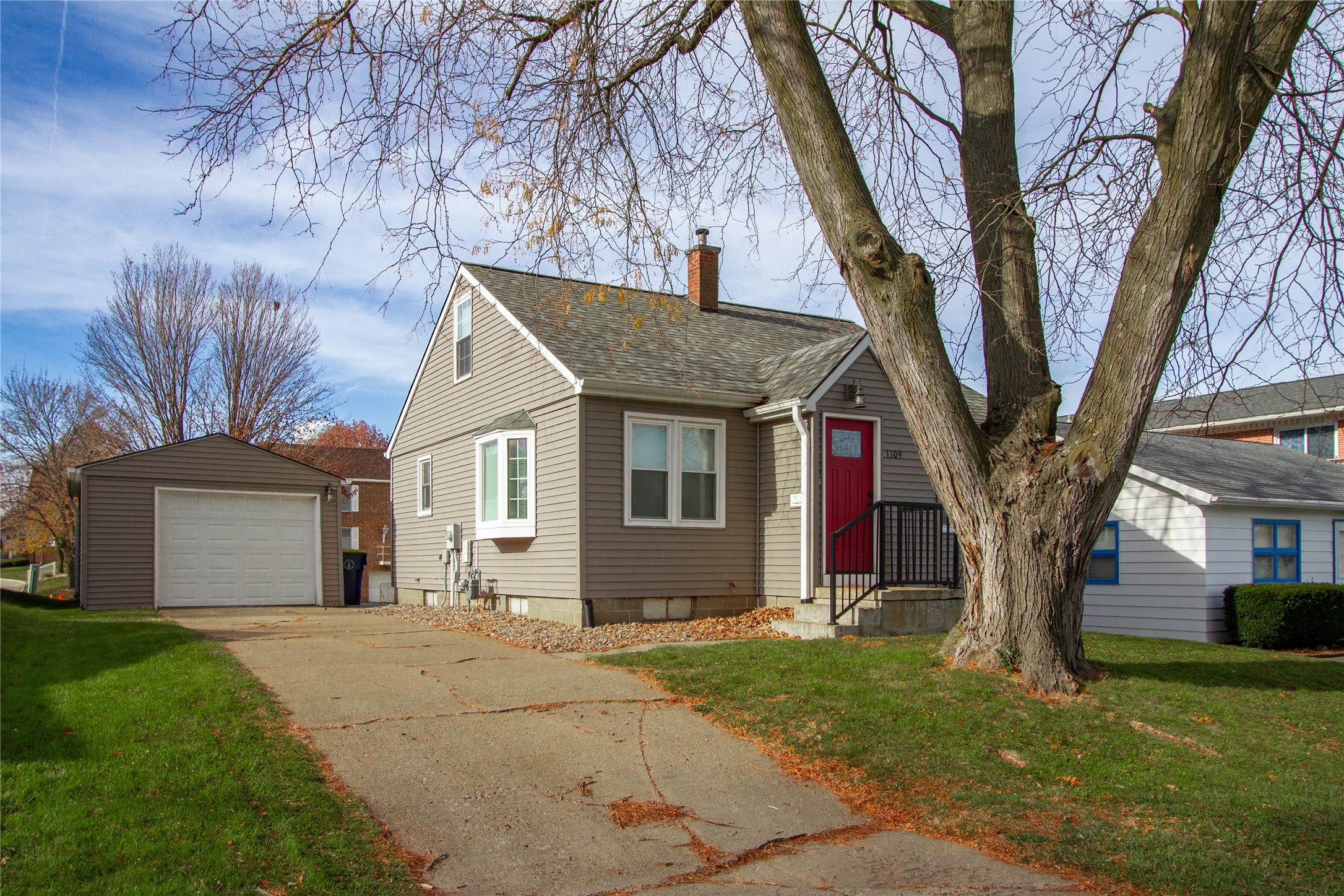 1109 E 2nd Street, Pella, Iowa image 3