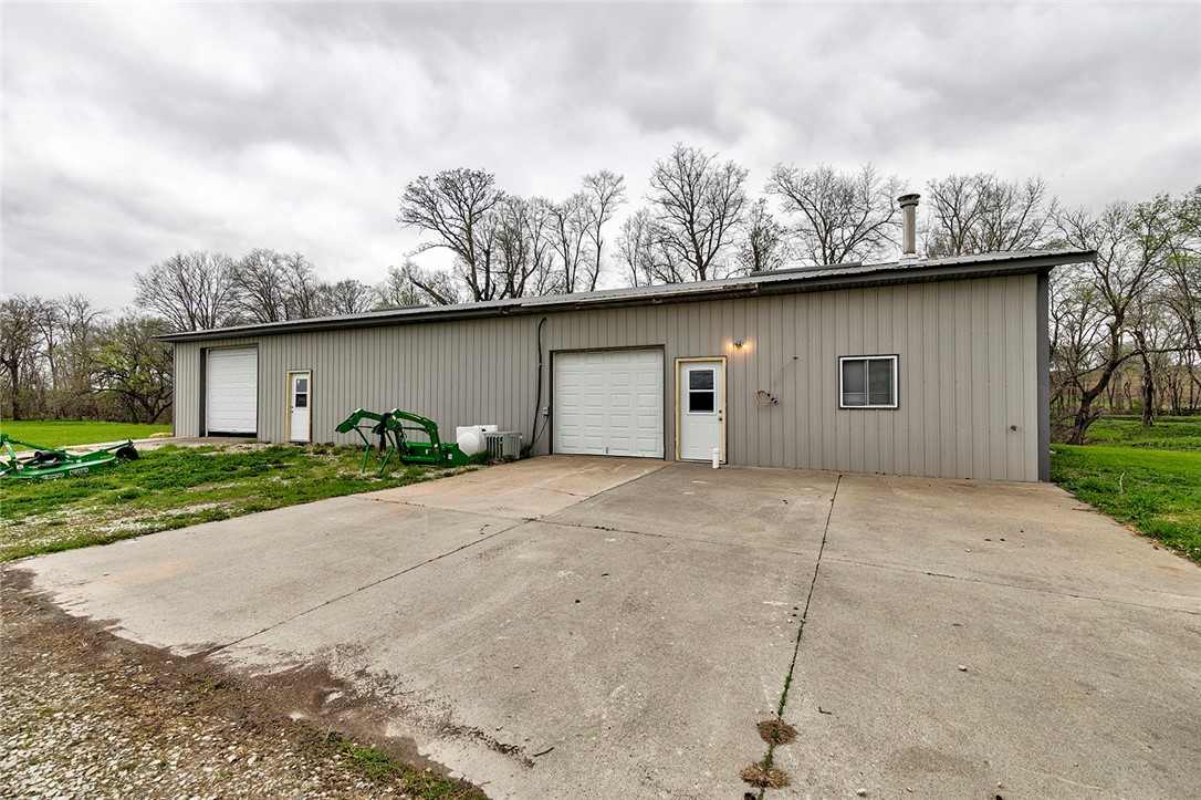 2023 Woody Court, Prole, Iowa image 30