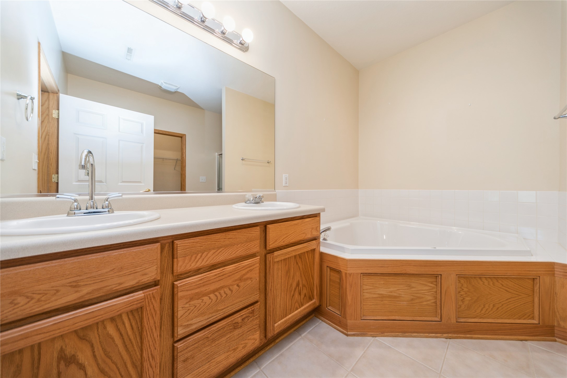 Ankeny, Iowa 50023, United States, 2 Bedrooms Bedrooms, ,2 BathroomsBathrooms,Residential,Active,90482