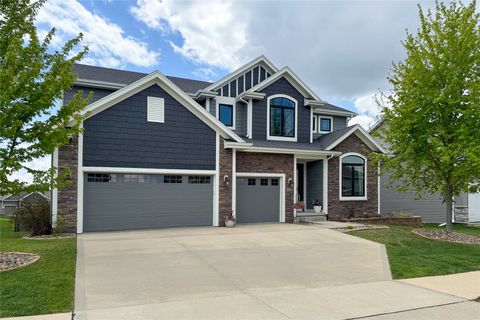 Homes For Sale - 210 Dunham Drive<br/> Waukee, IA 50263