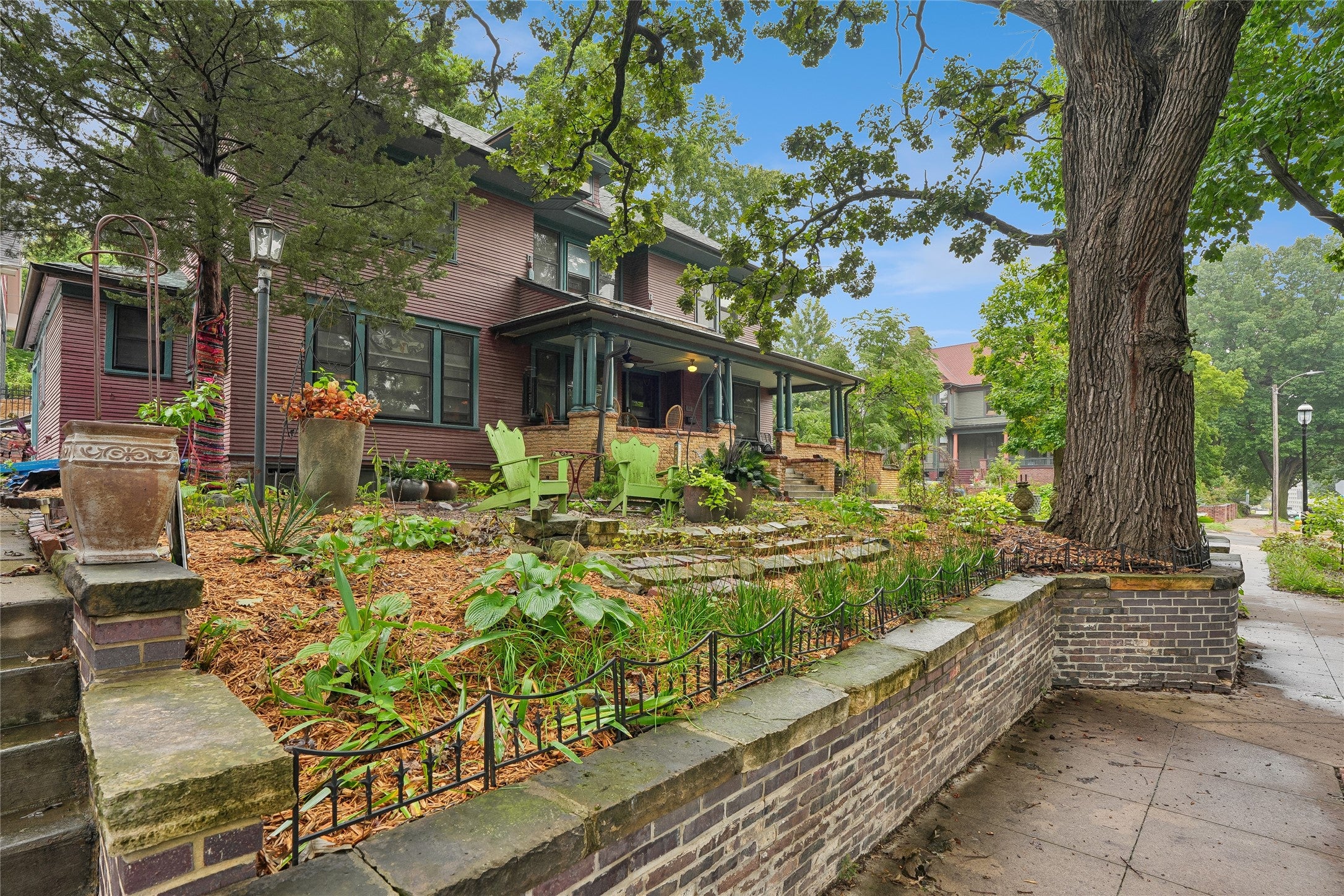 1701 Woodland Avenue