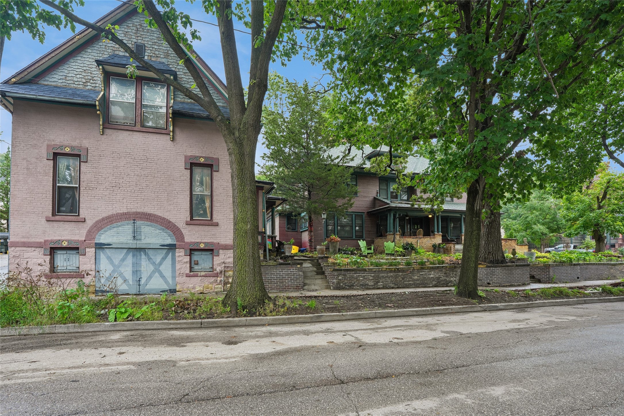 1701 Woodland Avenue