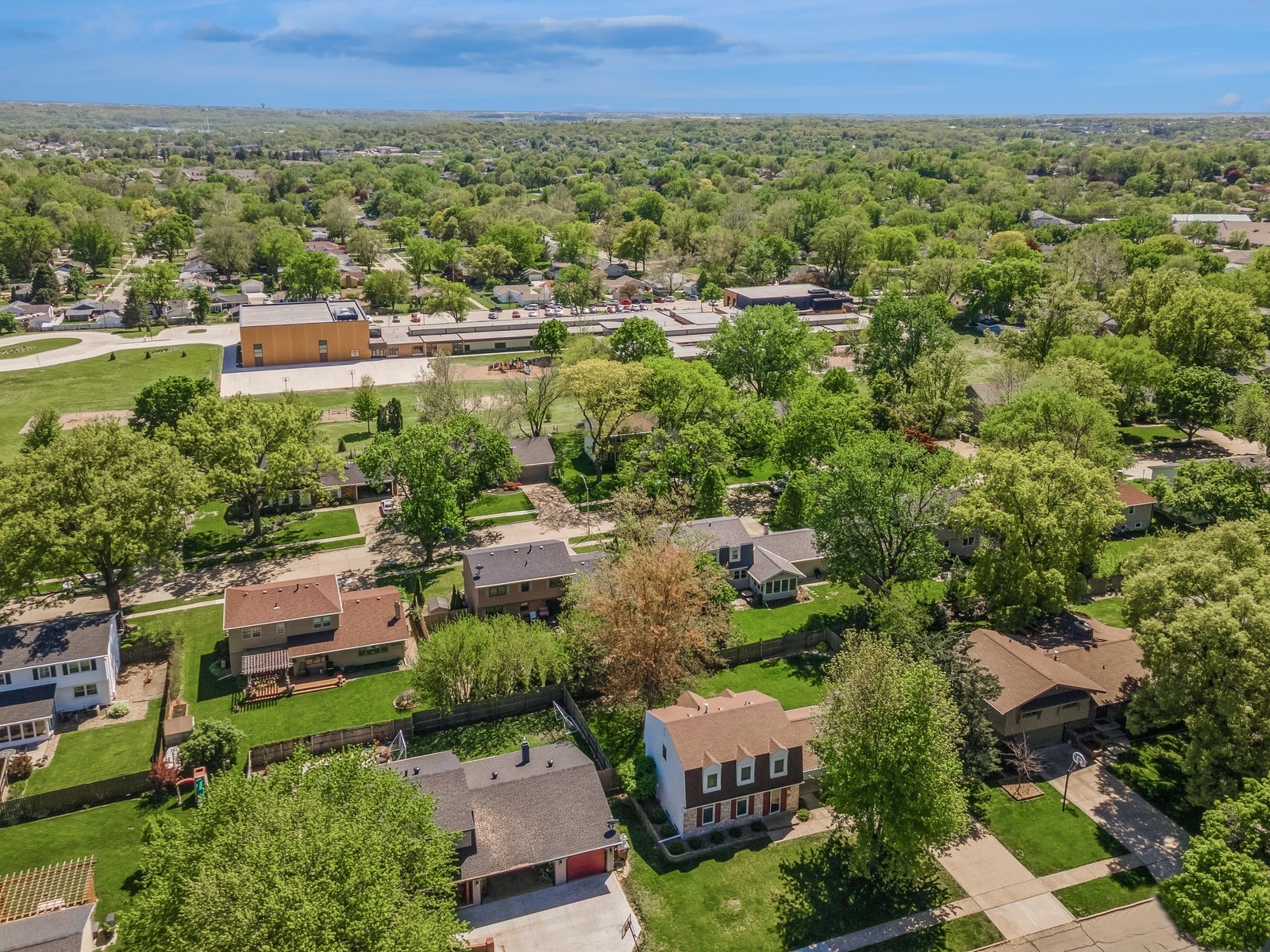 2016 Crown Flair Drive, West Des Moines, Iowa image 4
