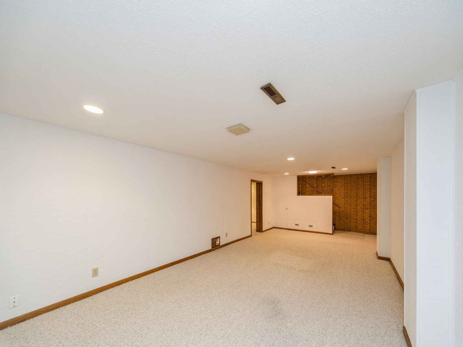 2016 Crown Flair Drive, West Des Moines, Iowa image 23