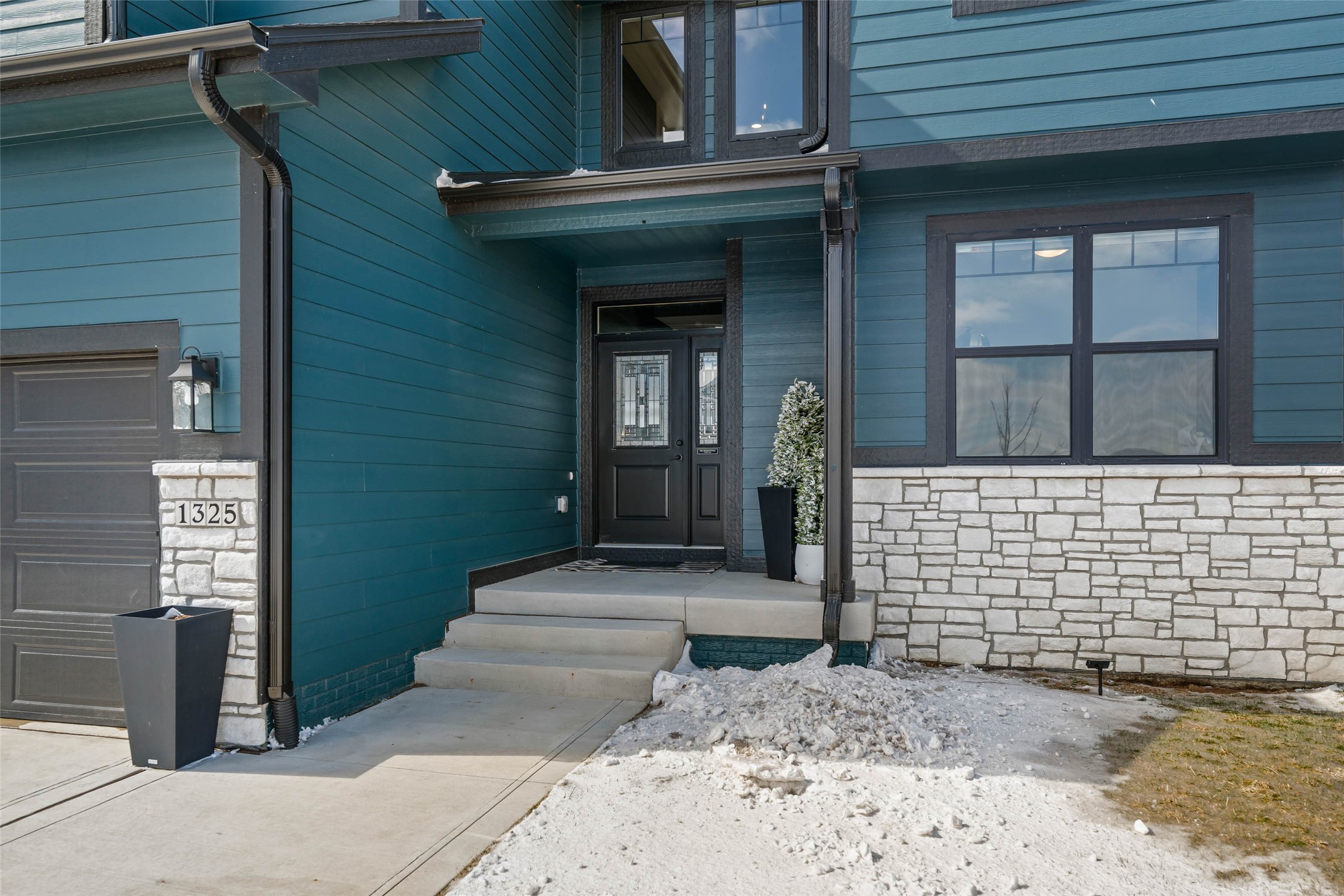 1325 NW Yorktown Drive
