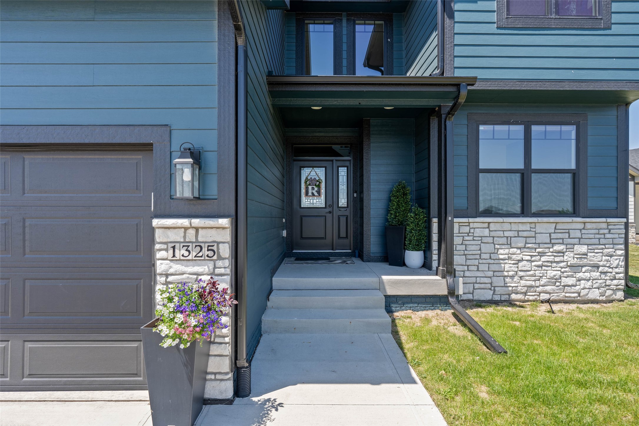 1325 NW Yorktown Drive