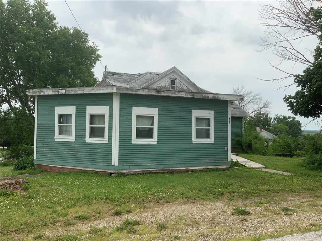 802 4th Street, Union, Iowa image 1