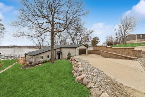 Homes For Sale - 129 Cottage Lane<br/> Montezuma, IA 50171