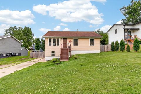 Homes For Sale - 504 Wall Avenue<br/> Des Moines, IA 50315