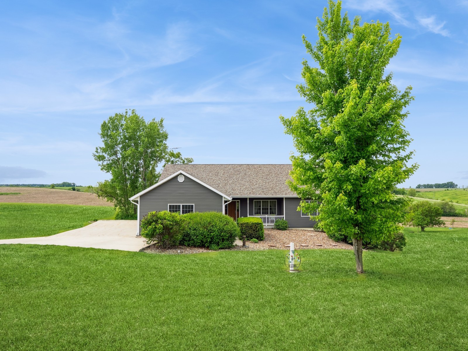 691 S 29th Avenue, Newton, Iowa image 2
