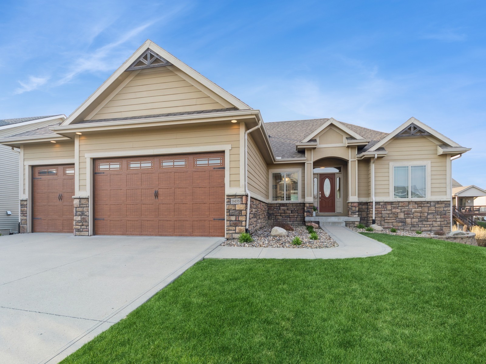 16035 Northpark Drive, Urbandale, Iowa image 1
