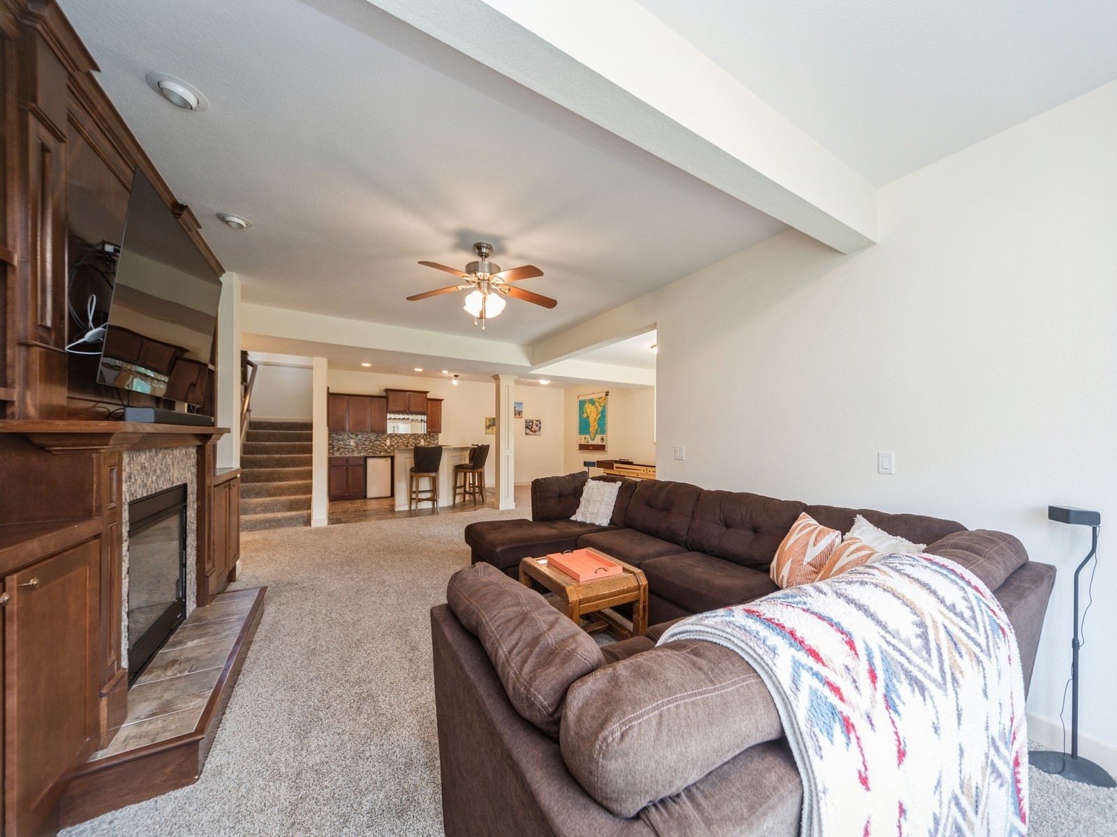 16035 Northpark Drive, Urbandale, Iowa image 17