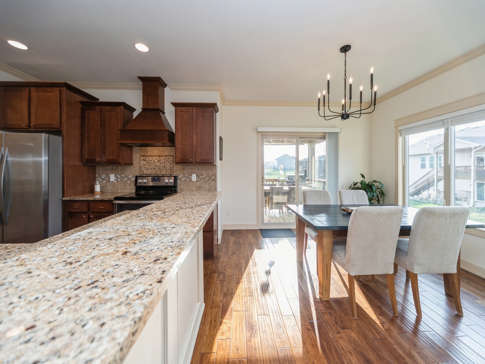 16035 Northpark Drive, Urbandale, Iowa image 4
