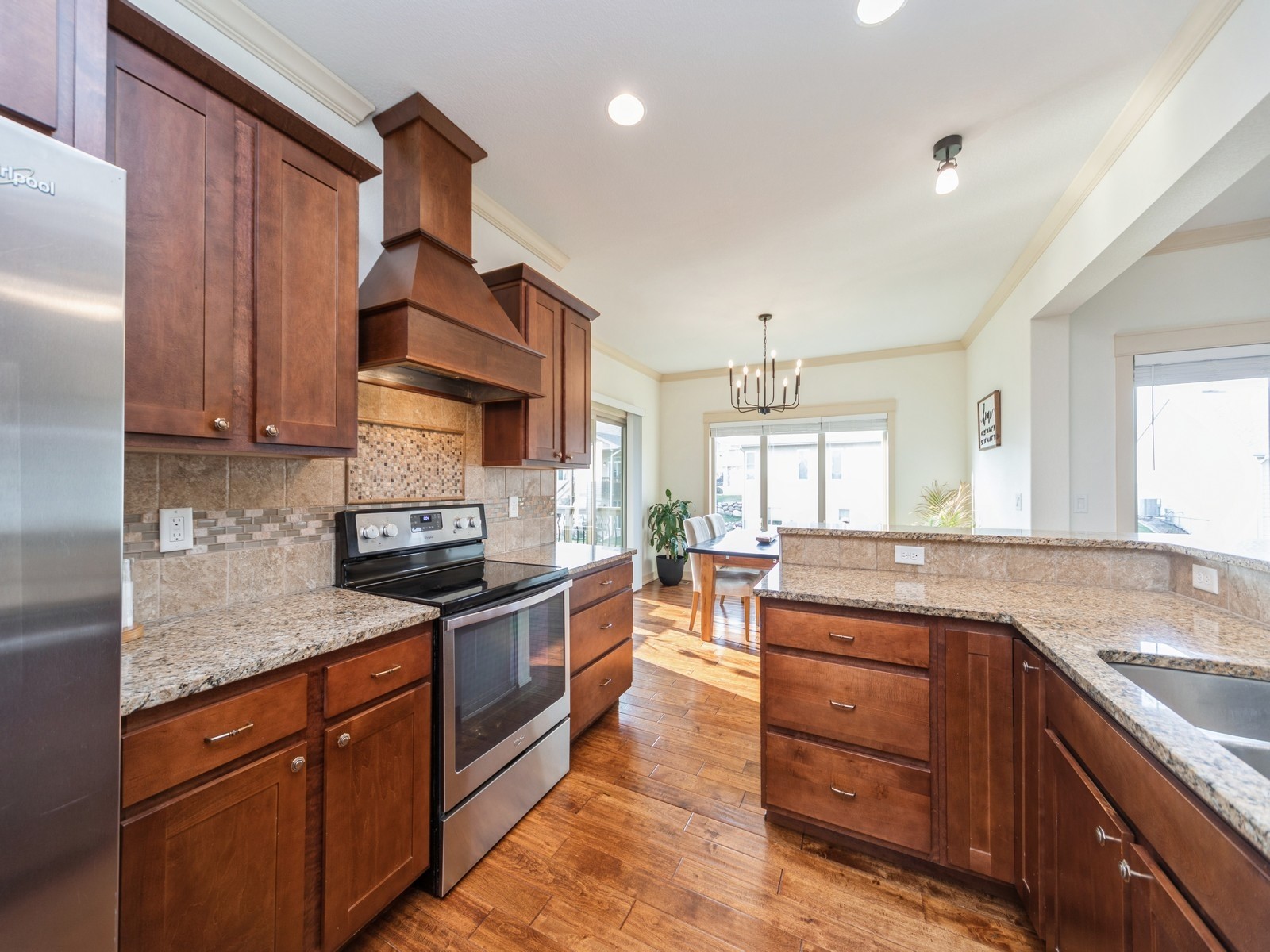 16035 Northpark Drive, Urbandale, Iowa image 6