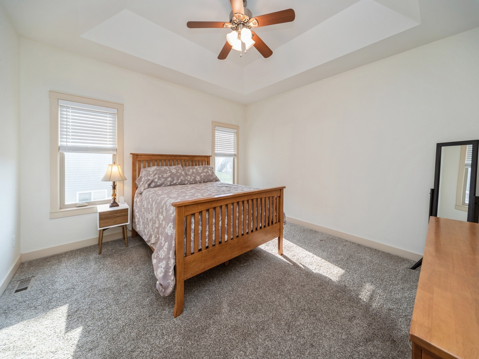 16035 Northpark Drive, Urbandale, Iowa image 9