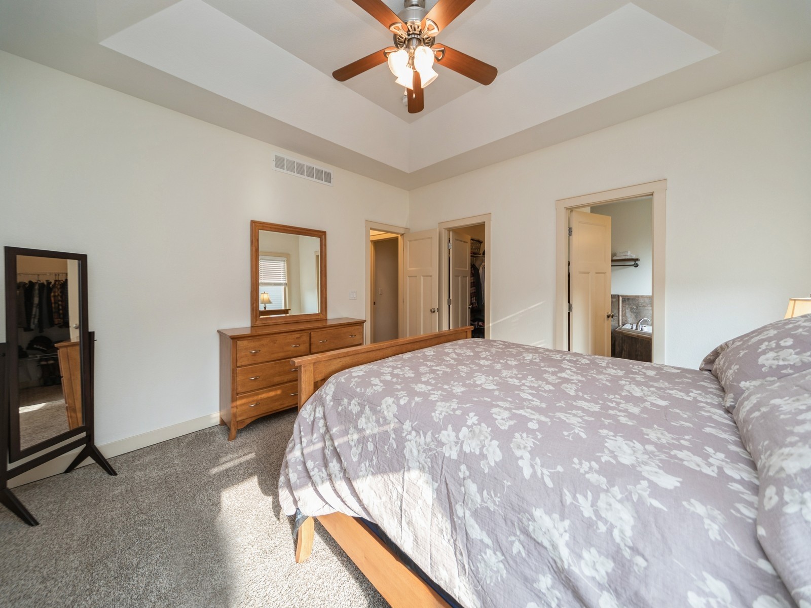 16035 Northpark Drive, Urbandale, Iowa image 10