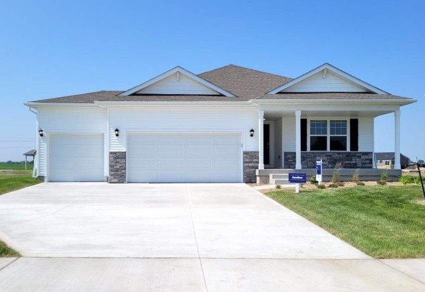 206 41st Street, Altoona, Iowa image 1