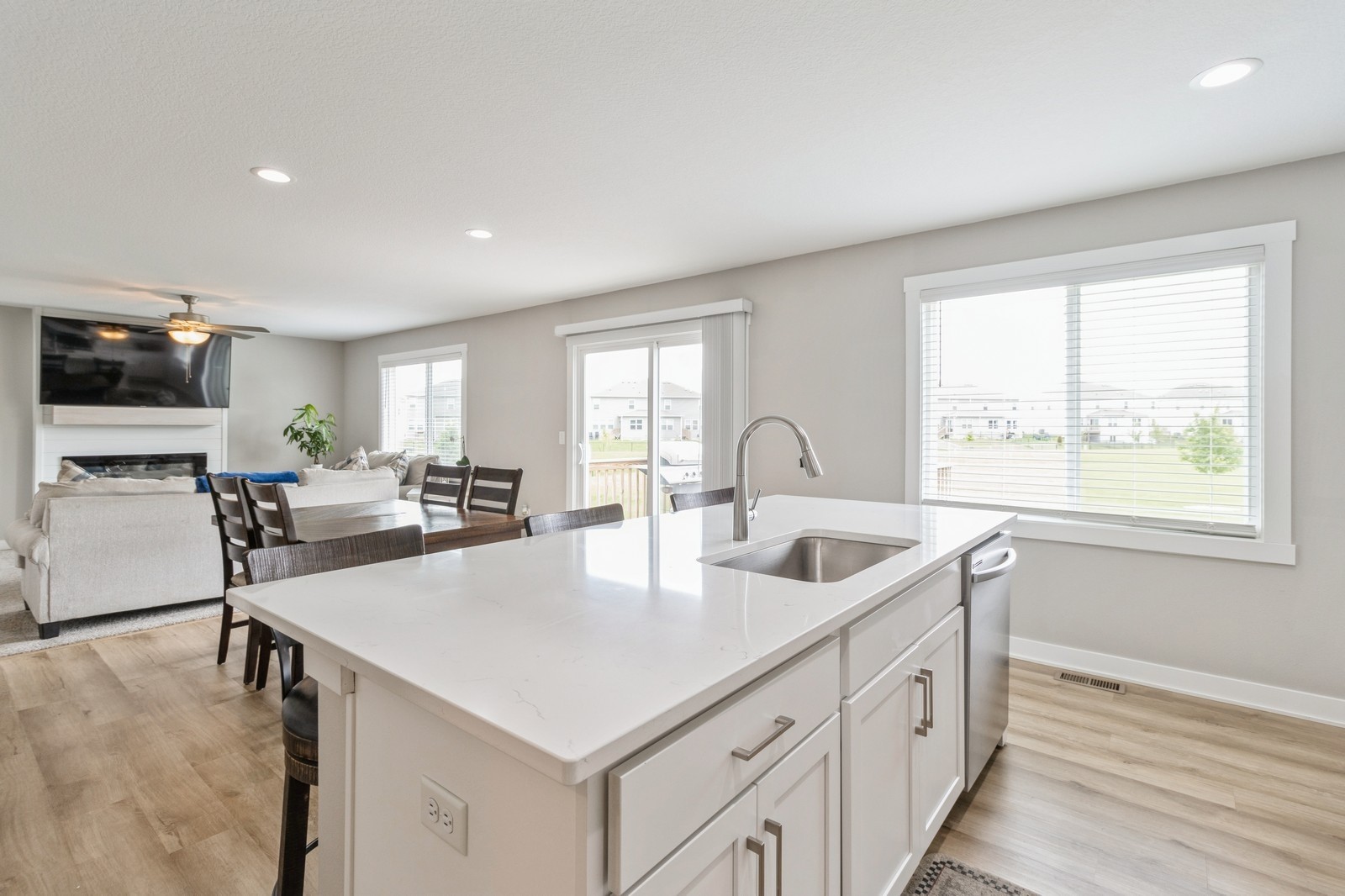 1220 NW Mill Springs Drive, Waukee, Iowa image 11