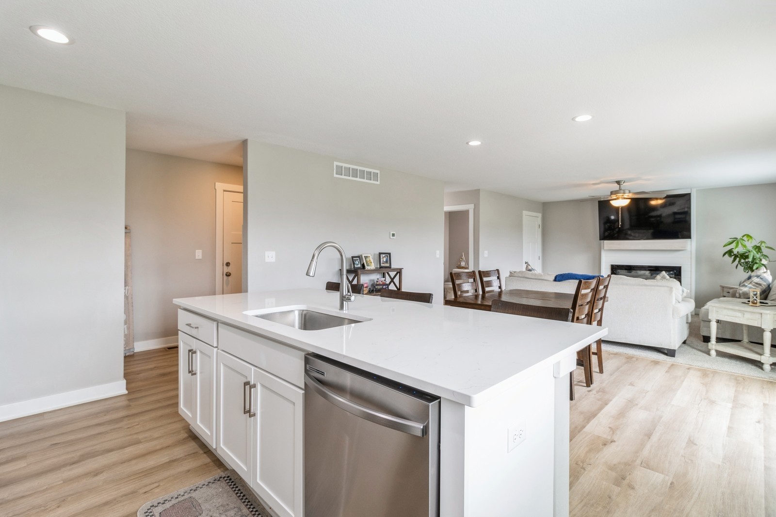 1220 NW Mill Springs Drive, Waukee, Iowa image 13