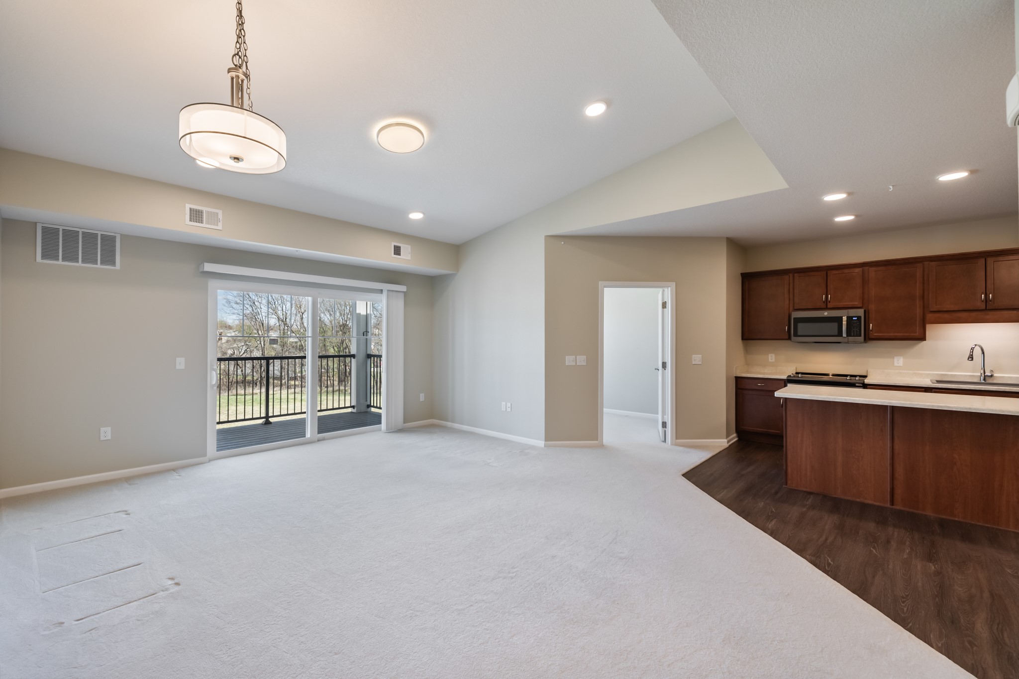 1427 34th Avenue #220, Altoona, Iowa image 2