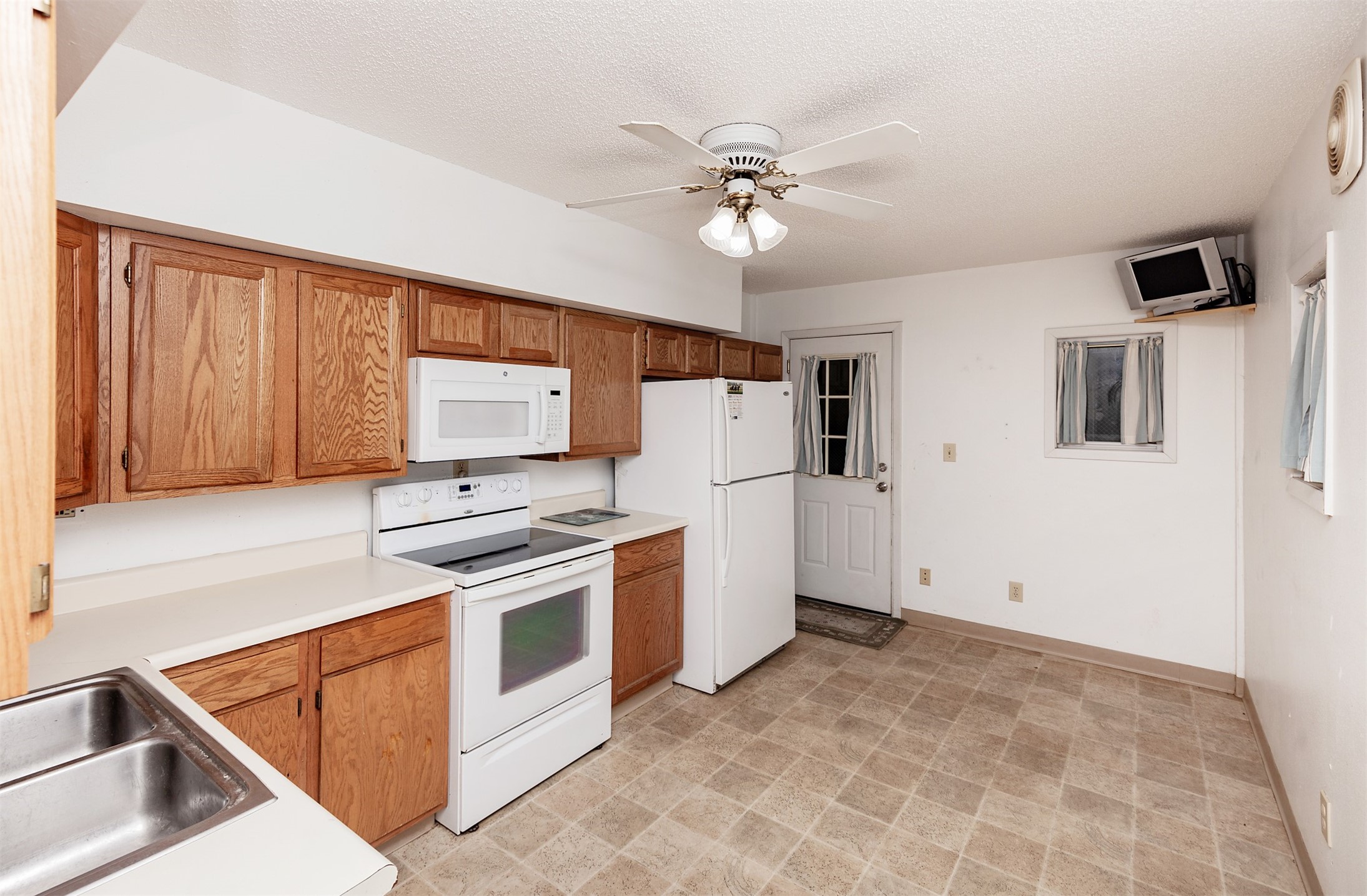 Runnells, Iowa, 50237, United States, 3 Bedrooms Bedrooms, ,1 BathroomBathrooms,Residential,Active,2038160