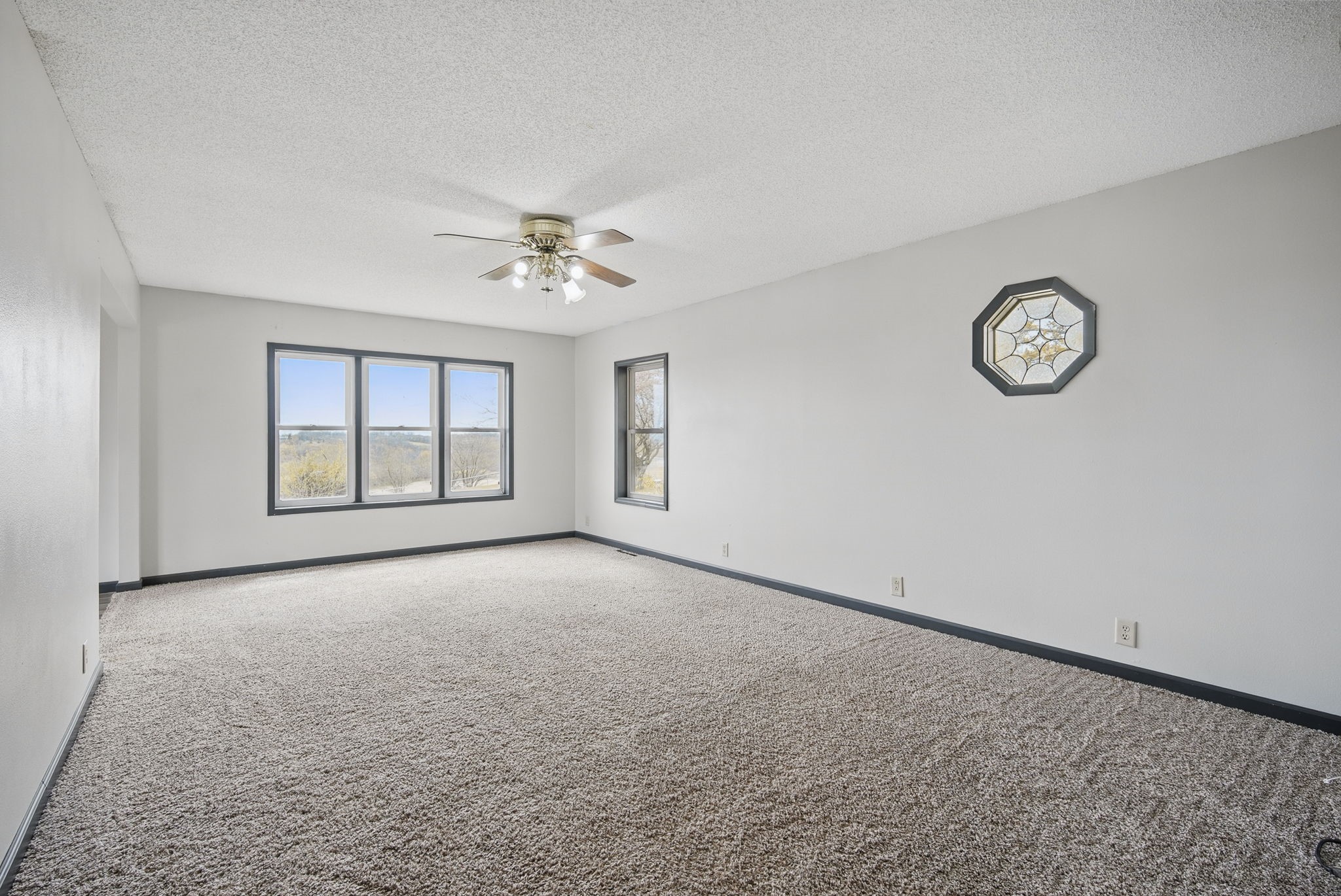 2900 Wagon Road, Stuart, Iowa image 3