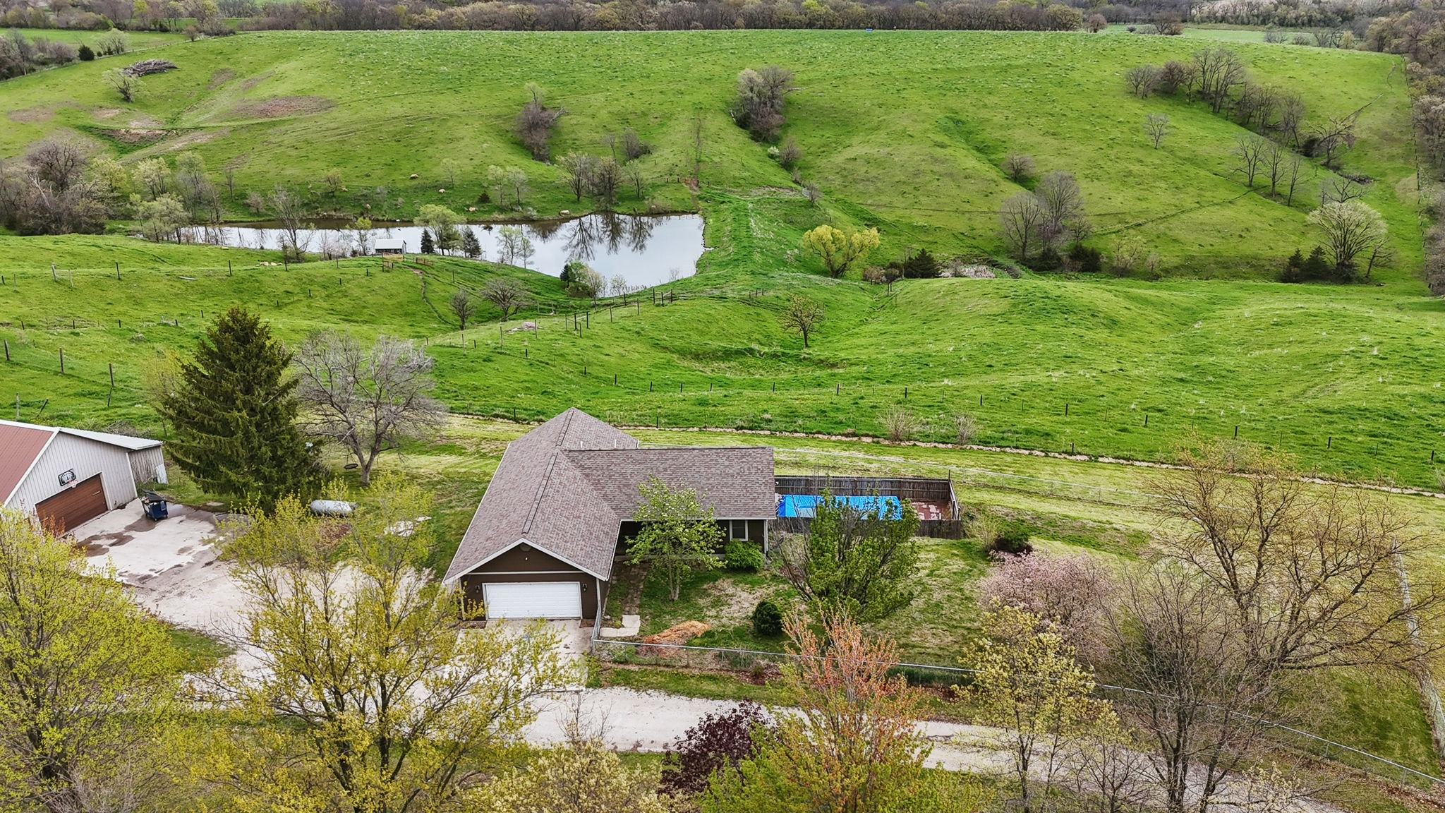 2900 Wagon Road, Stuart, Iowa image 2