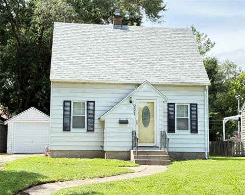 Homes For Sale - 221 N Franklin Avenue<br/> Ames, IA 50014