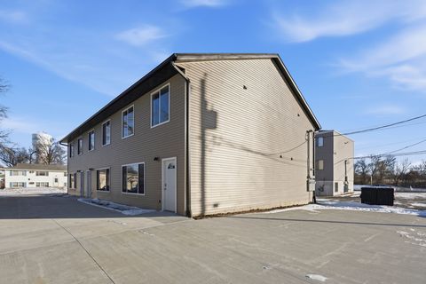 Homes For Sale - 225 Clymer Road<br/> Linn County, Hiawatha, IA 52233