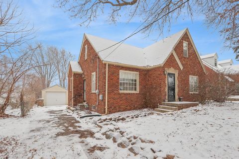 829 7th Street West Des Moines IA 50265