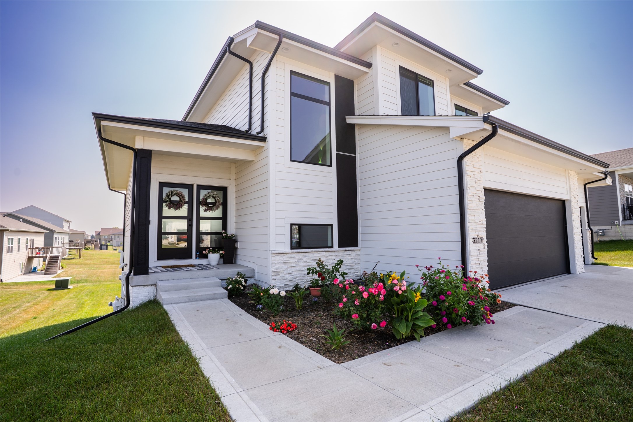 3217 Lakeview Drive SE