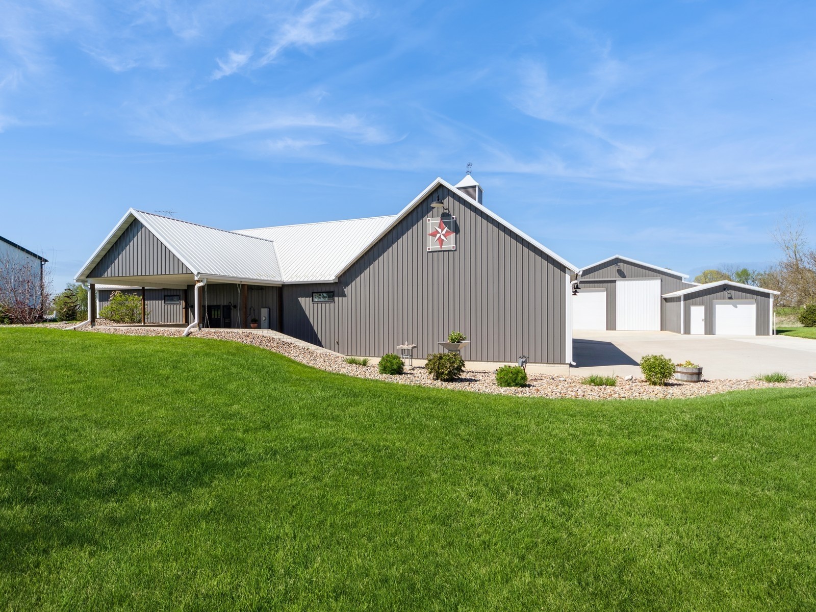1563 105th Street, Earlham, Iowa image 1