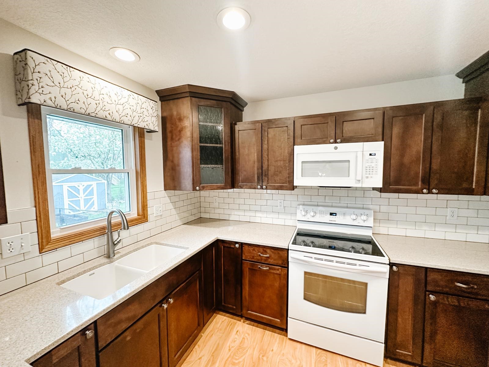 5559 Kensington Circle, Johnston, Iowa image 12