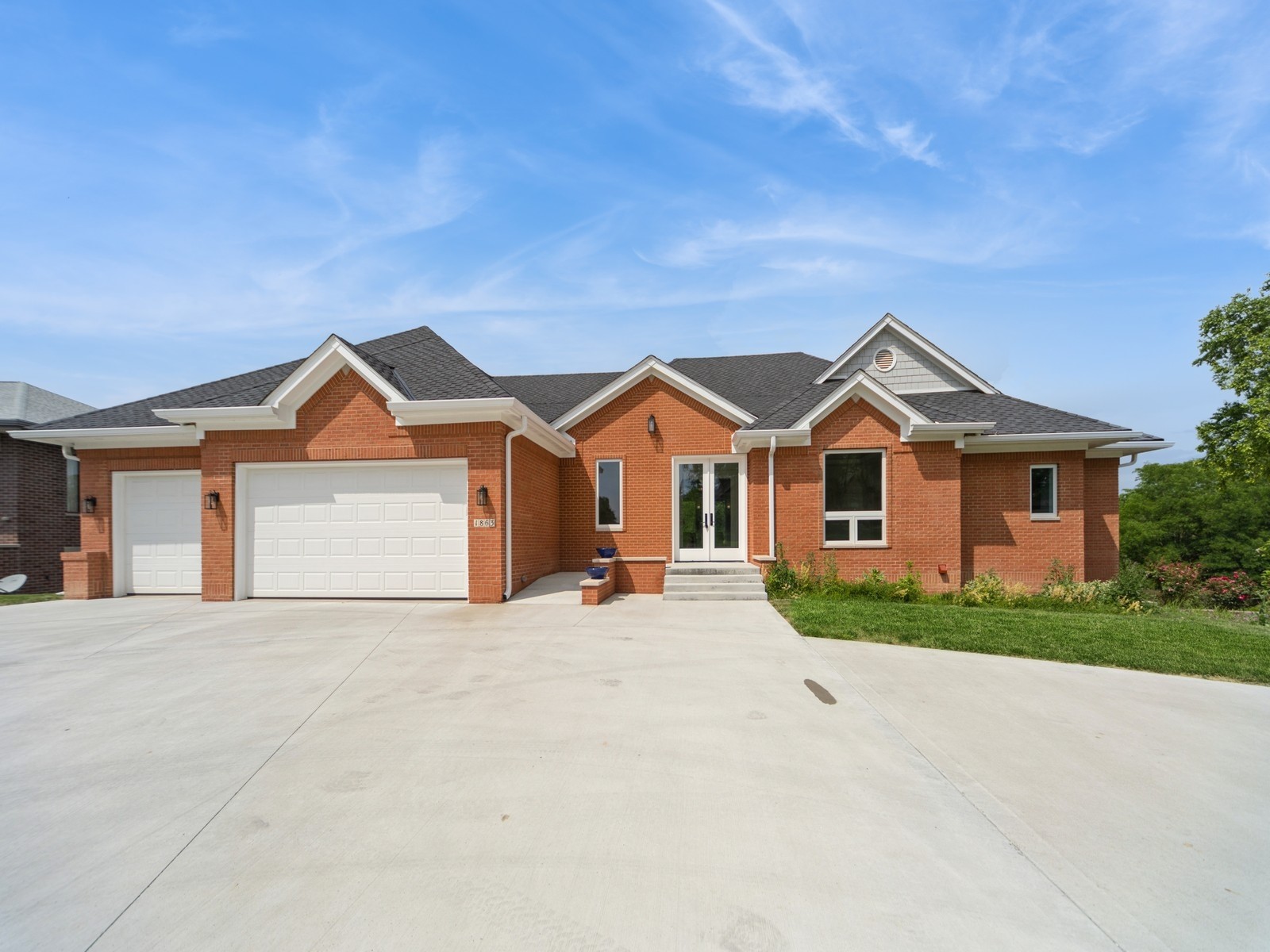 1863 Glen Oaks Drive