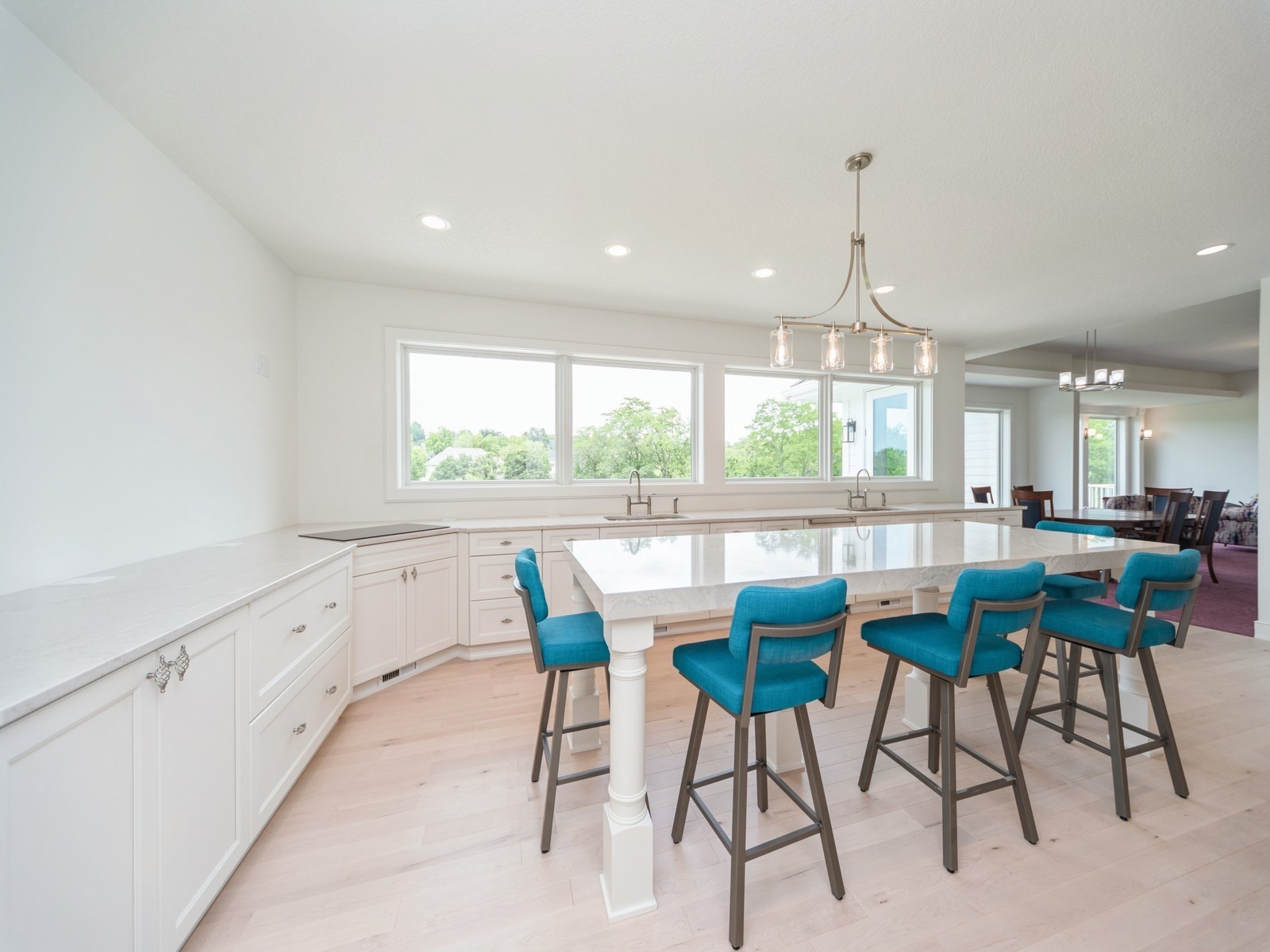 1863 Glen Oaks Drive