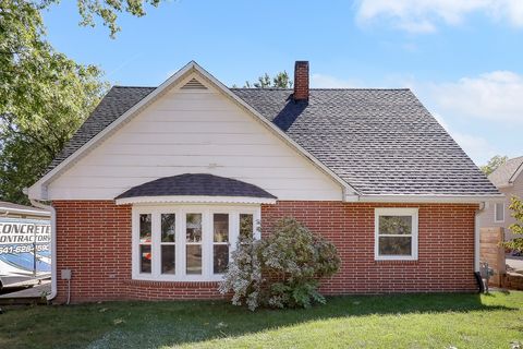 309 Union Street Pella IA 50219