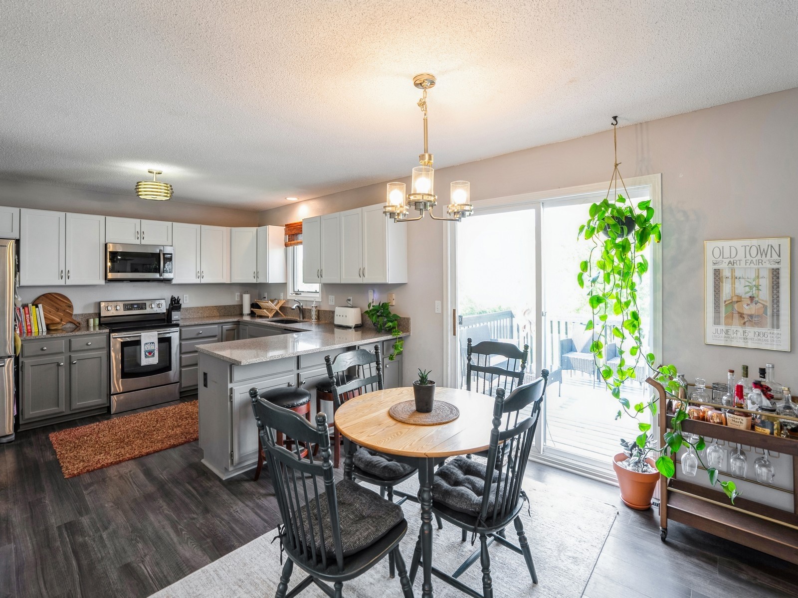 5031 Cherrywood Drive, West Des Moines, Iowa image 9