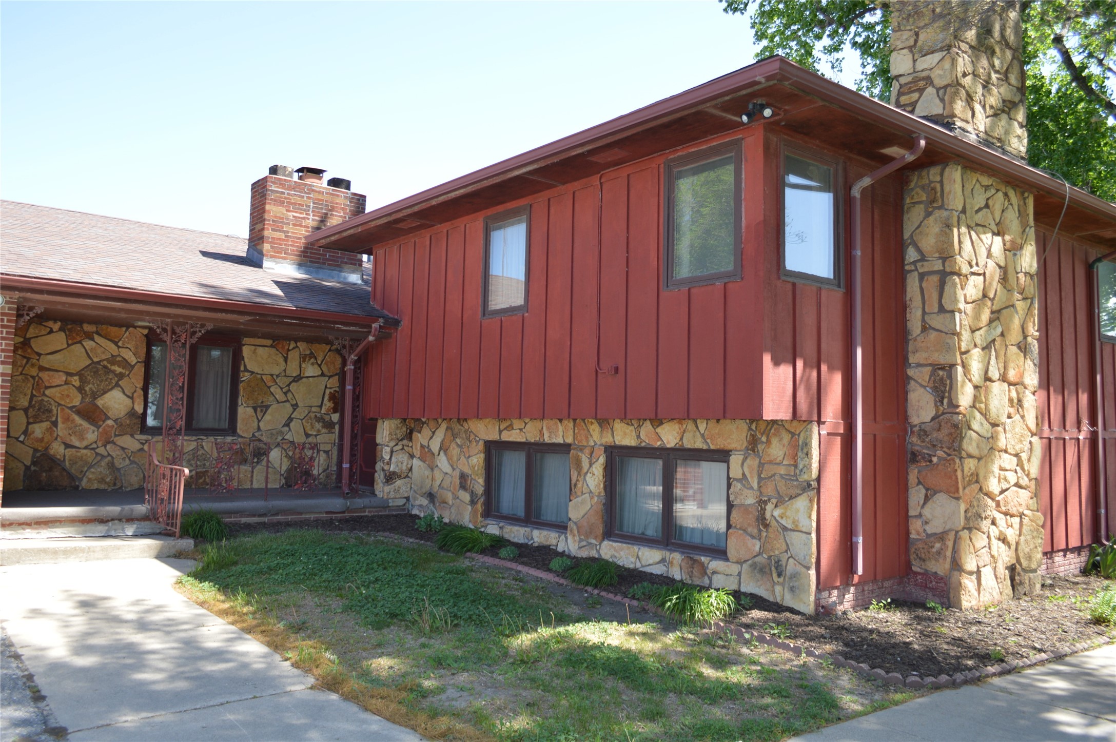 2234 155th Place, Knoxville, Iowa image 1
