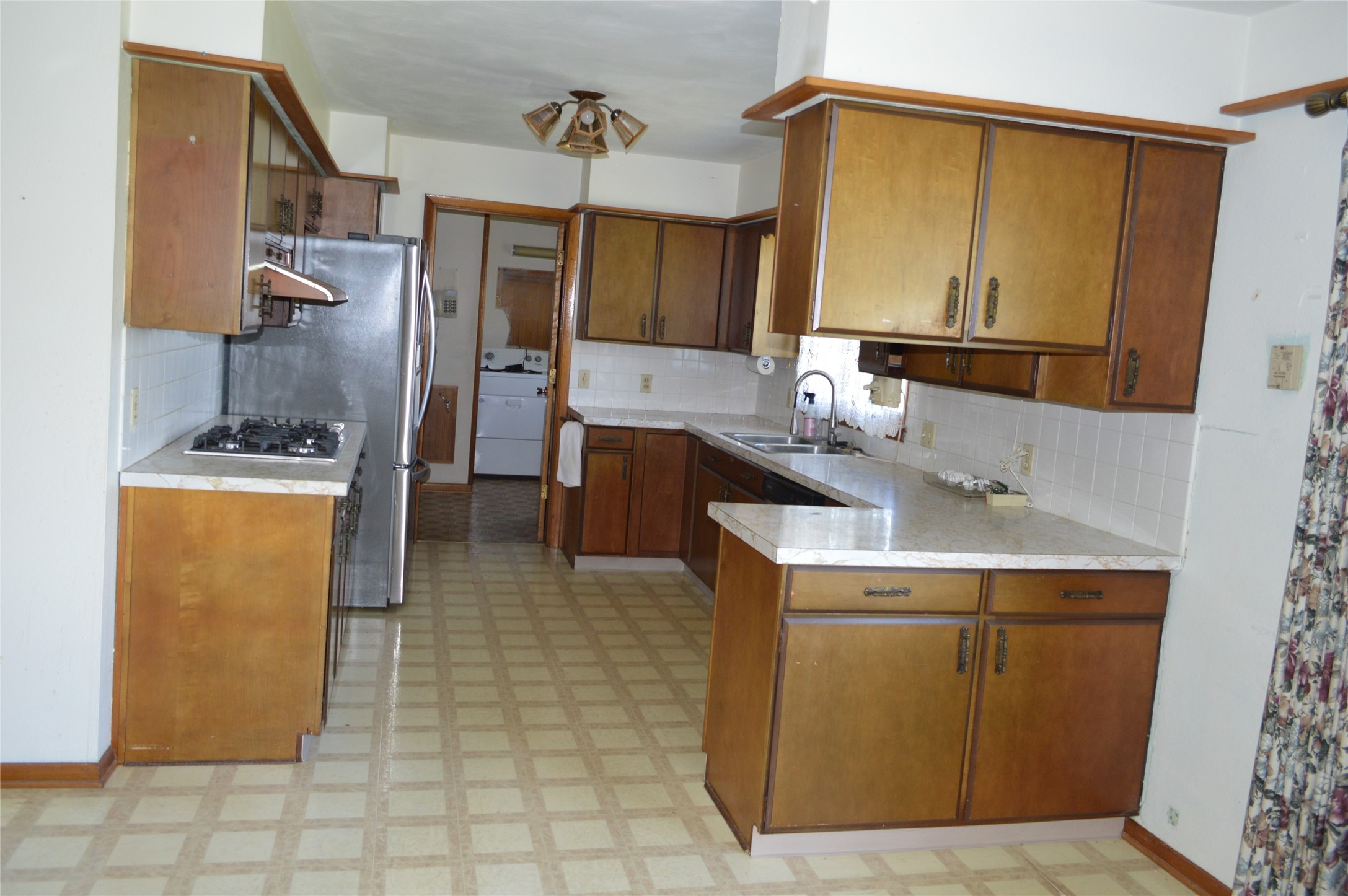 2234 155th Place, Knoxville, Iowa image 2
