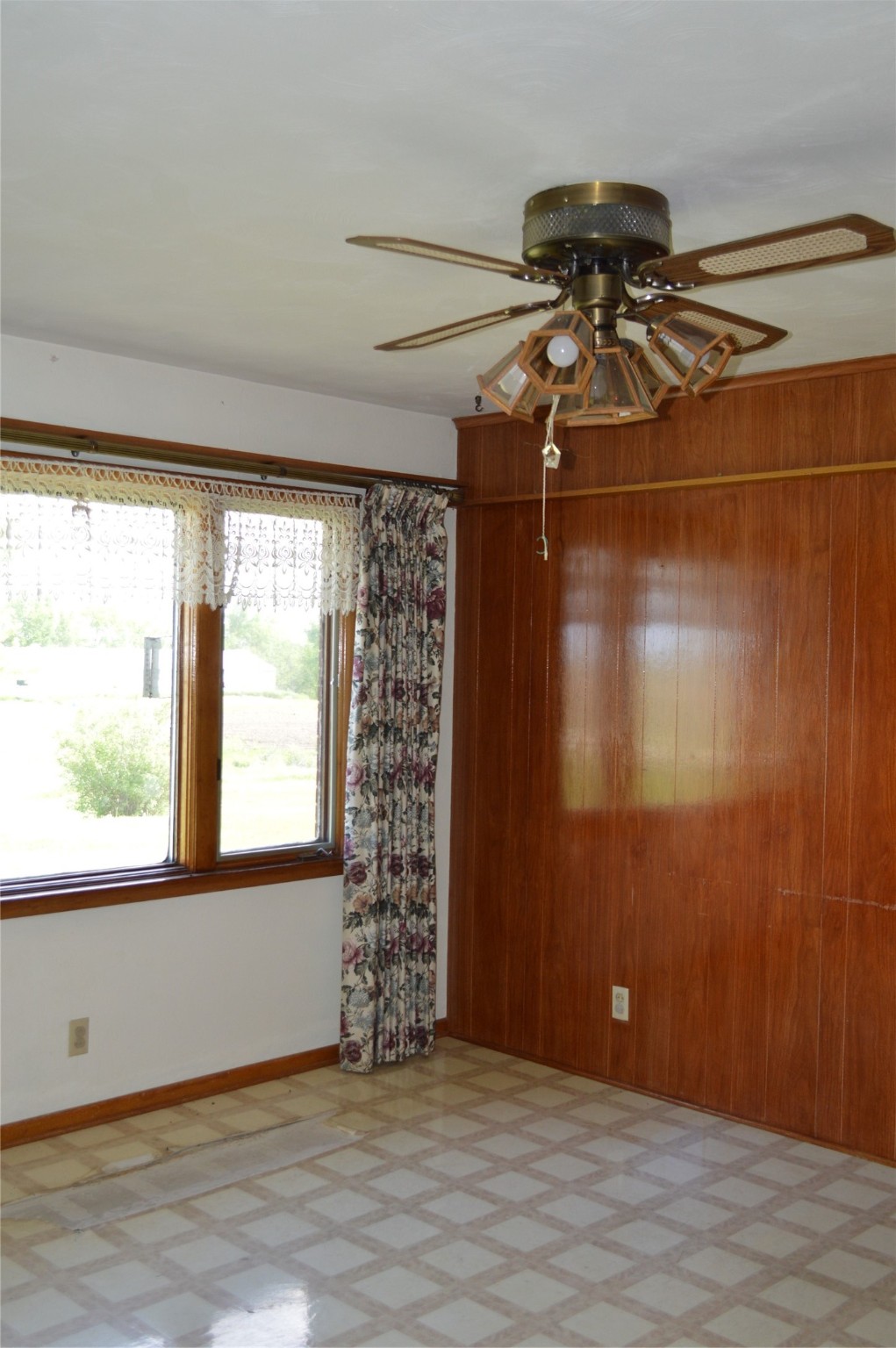 2234 155th Place, Knoxville, Iowa image 4