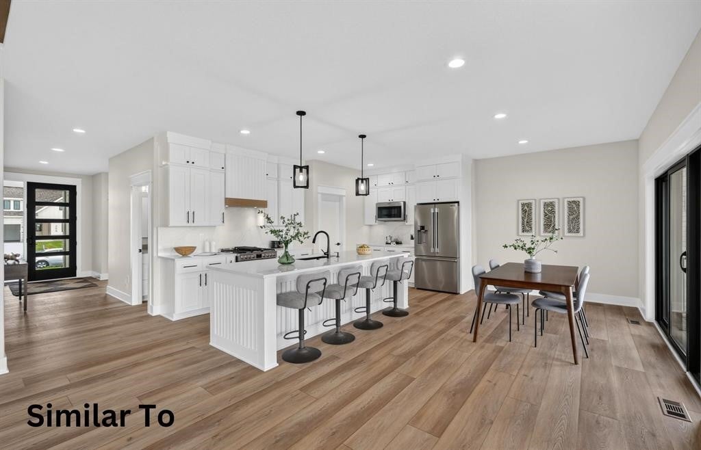 1435 NW Bull Run Court