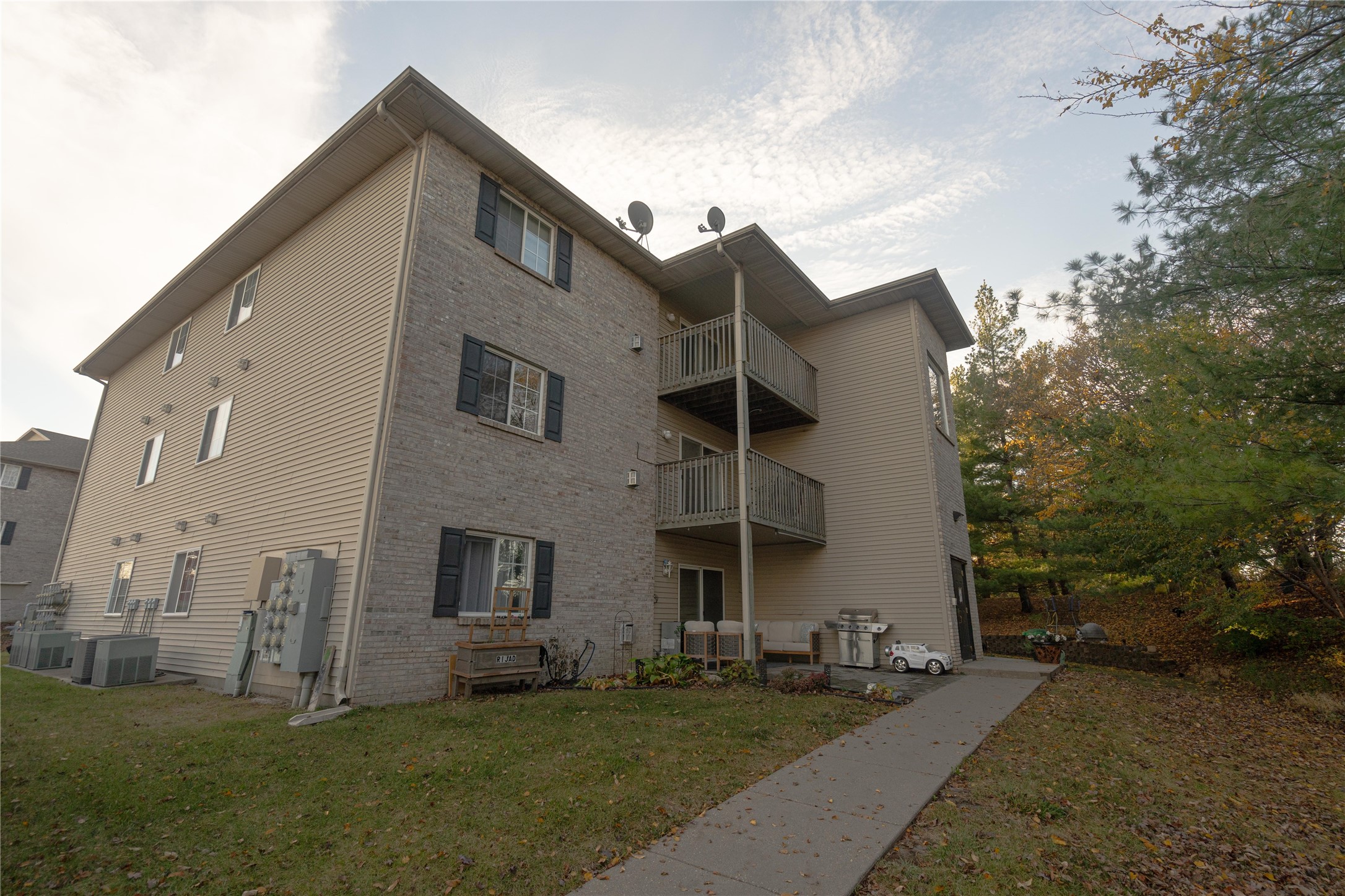 10161 Sutton Drive #4, Urbandale, Iowa image 1