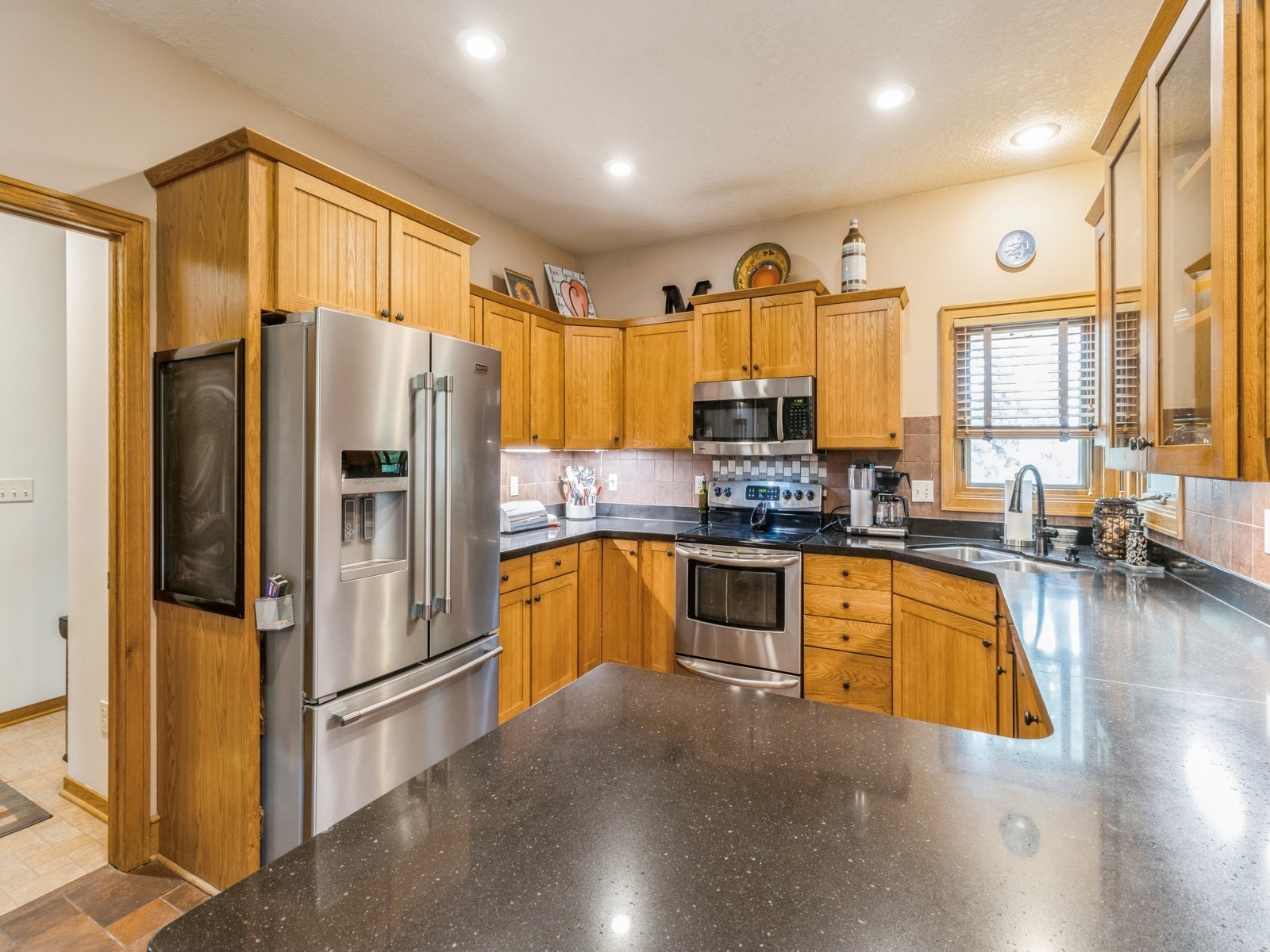 6818 Jules Verne Court, Johnston, Iowa image 9