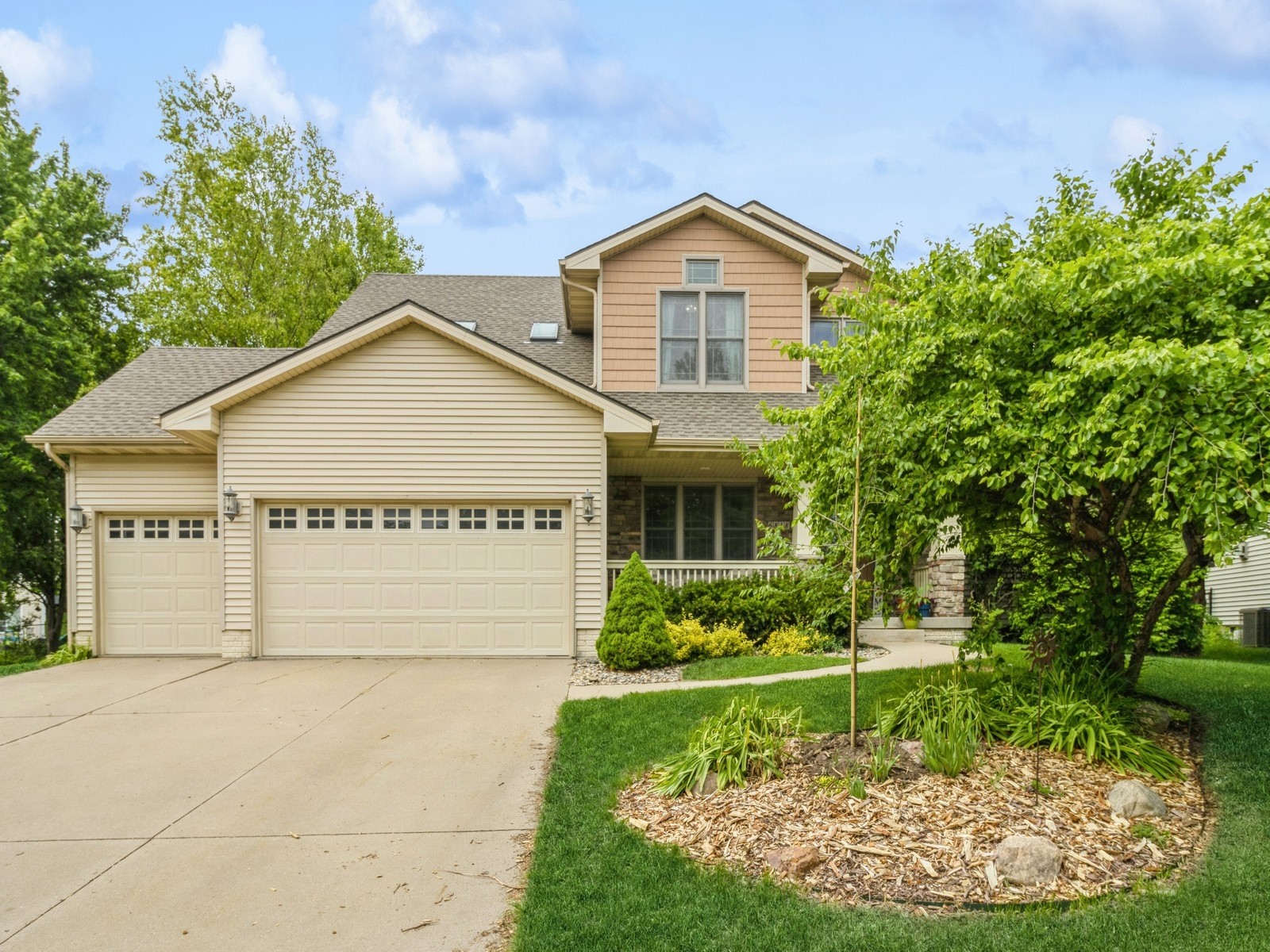 6818 Jules Verne Court, Johnston, Iowa image 1