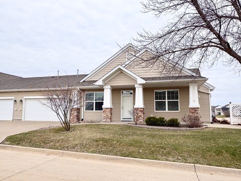 Condo For Sale - 568 82nd Street<br/> West Des Moines, IA 50266