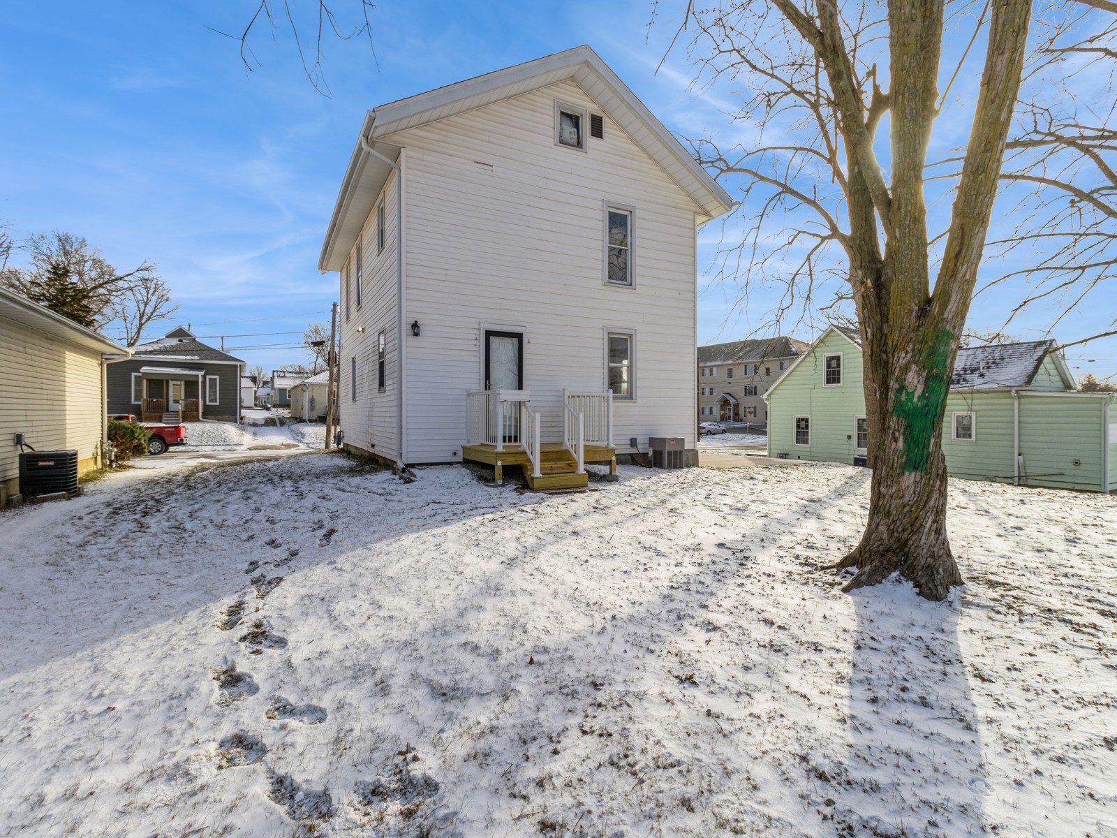 121 W 10th Street, Newton, Iowa image 32